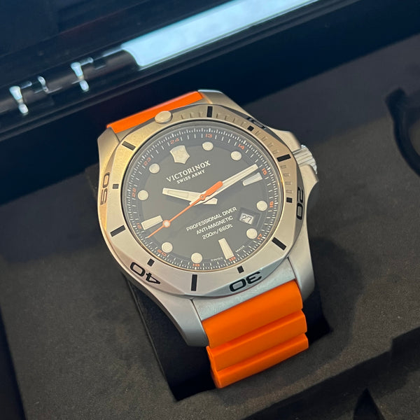 VICTORINOX　I.N.O.X.　PROFESSIONAL DIVER　J Victorinox Inox Professional Diver Full Set 241845