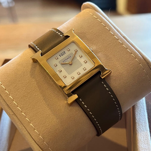 Hermès Hウォッチ Hermès H Watch Shell & Diamonds Full Set 06-2022 HH1.502