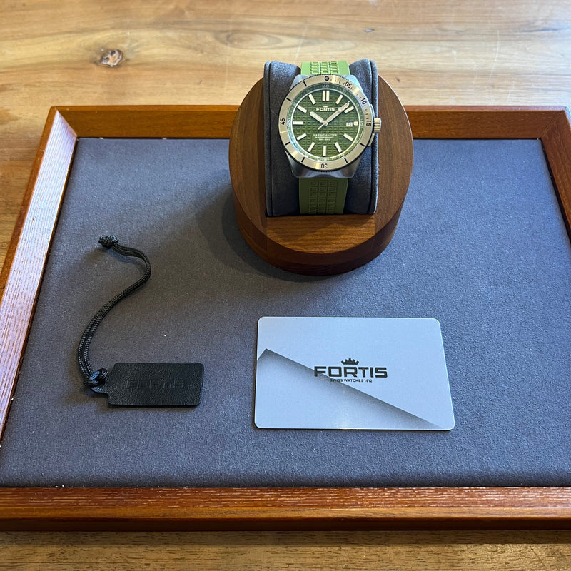 Fortis Marinemaster M-40 Automatic Date F8120007