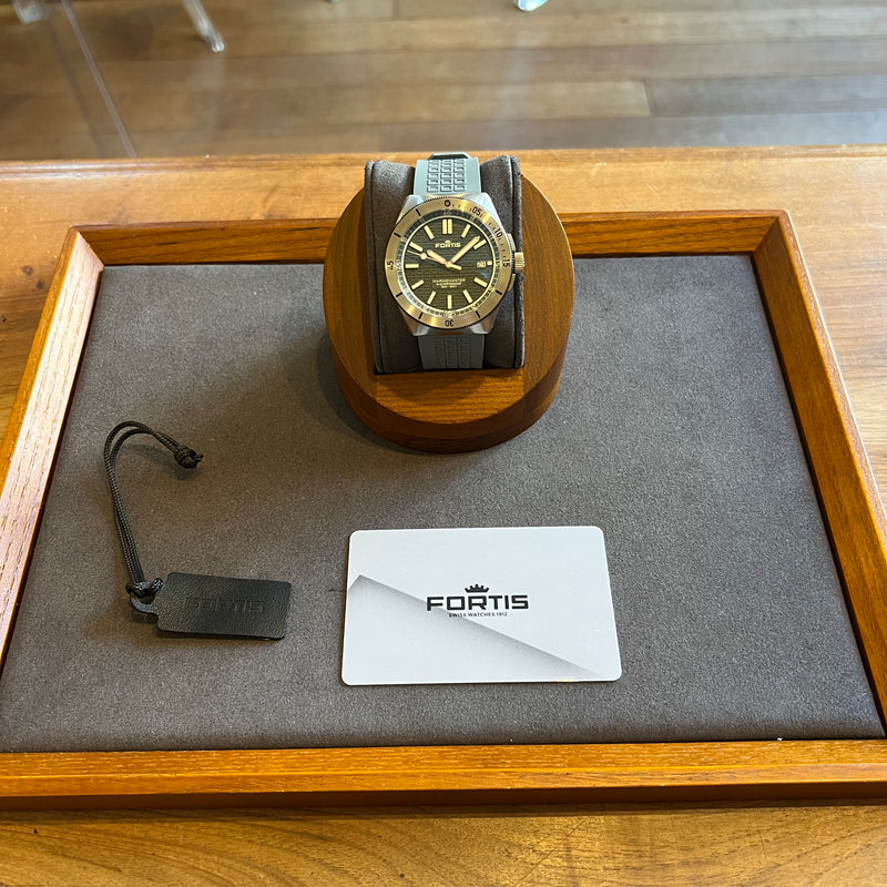 Fortis Marinemaster M-40 Gray Dial F812.0005