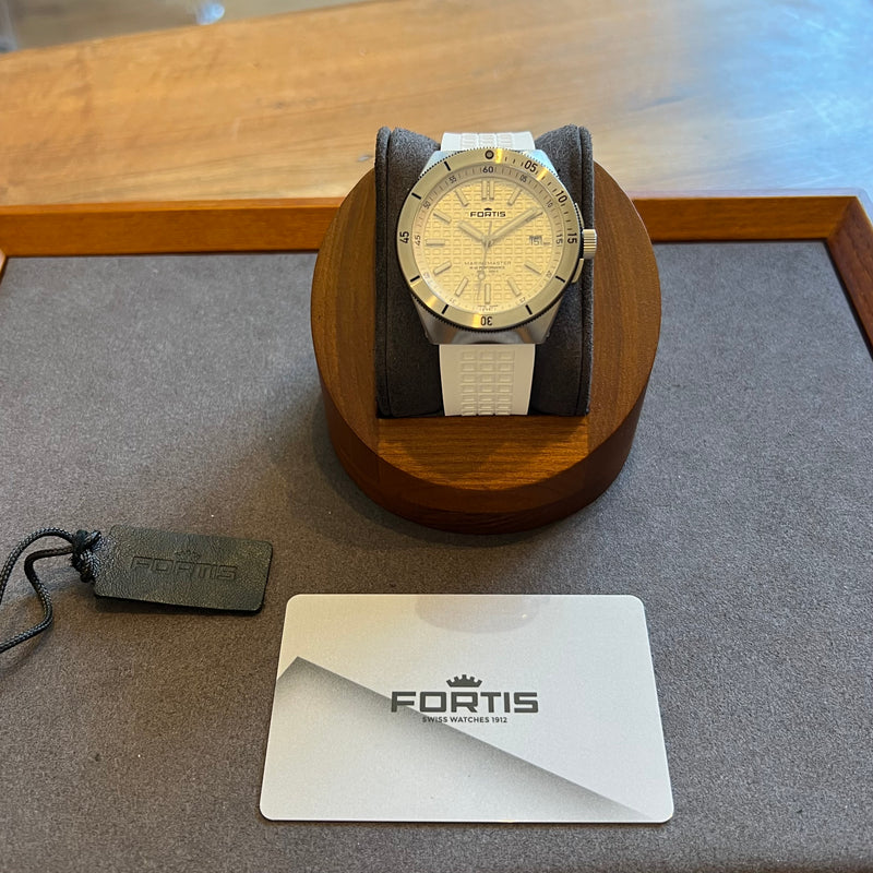 Fortis Marinemaster M-40 White Strap F812.0009