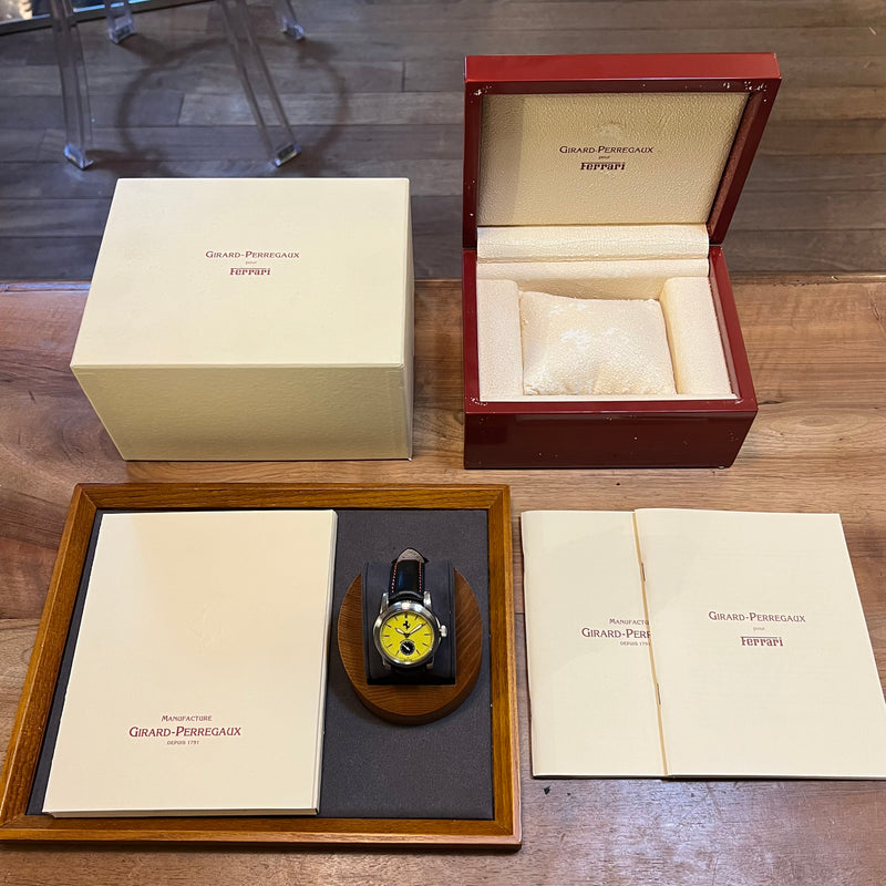Girard-Perregaux Ferrari Small Second 80300.0.11.341