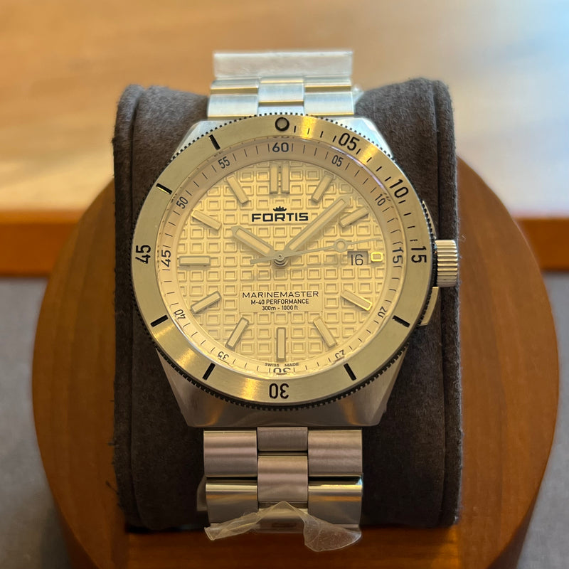 Fortis Marinemaster M-40 Performance White Dial F812.0010