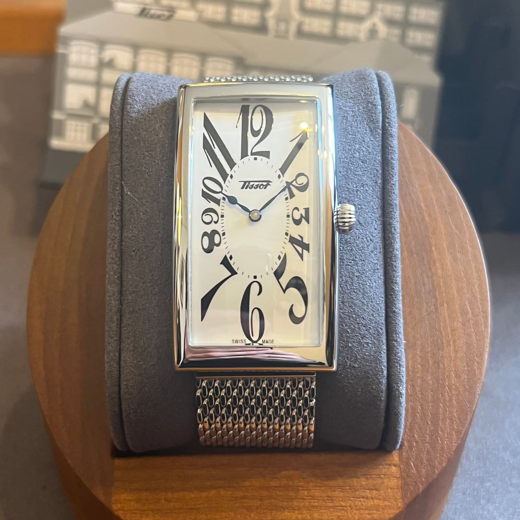 時計 TISSOT BANANA WATCH REPLICA No. 716/977 The Tissot Banana Watch Isn't a Source of Vitamin C, but It's