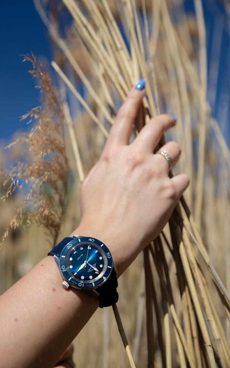 ELKA Arinis AF01w-1201 Automatic Blue Gradient Dial & Blue Tropic Rubber