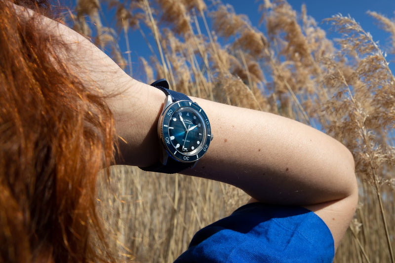 ELKA Arinis AF01w-1201 Automatic Blue Gradient Dial & Blue Tropic Rubber