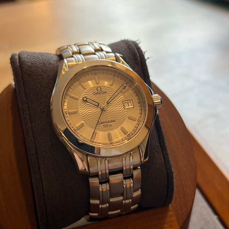 Omega Seamaster Quartz Date 120m 2511.31