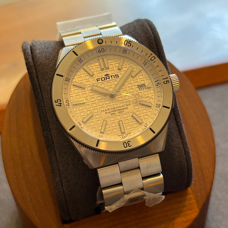 Fortis Marinemaster M-40 Performance White Dial F812.0010