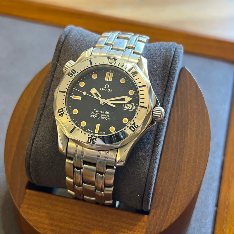 藤*譲様 Omega Seamaster Quartz 腕時計　稼働品 Omega Seamaster Quartz Date 2562.80