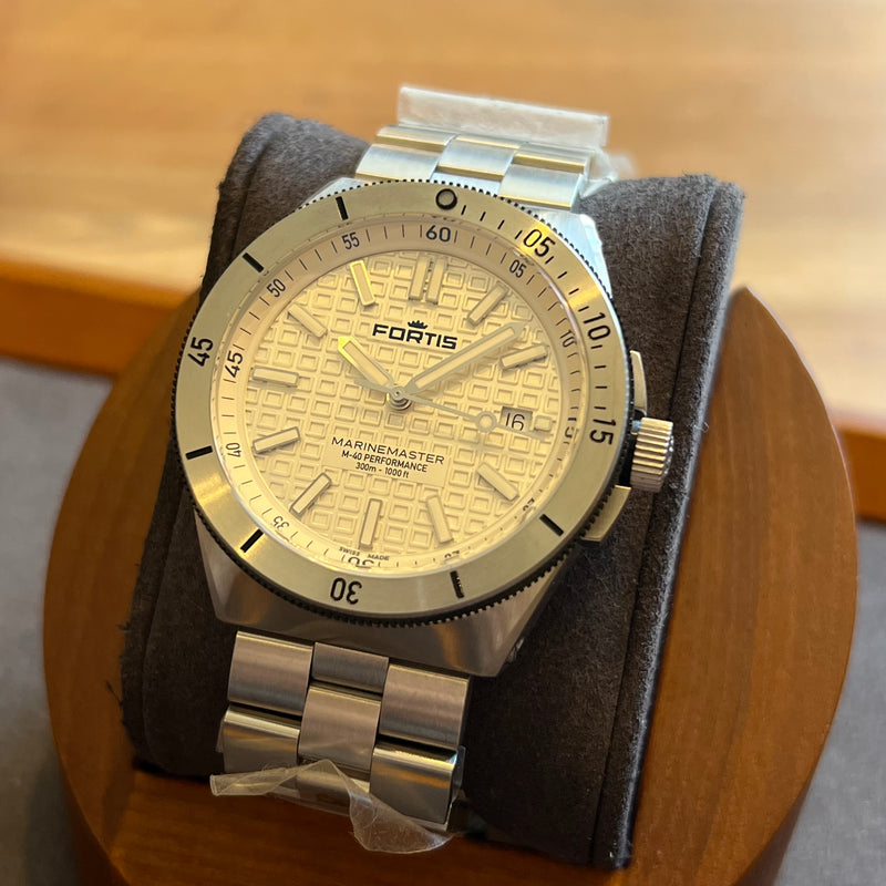 Fortis Marinemaster M-40 Performance White Dial F812.0010