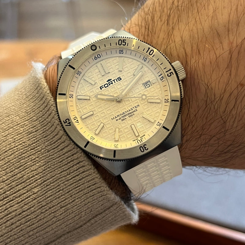 Fortis Marinemaster M-40 White Strap F812.0009
