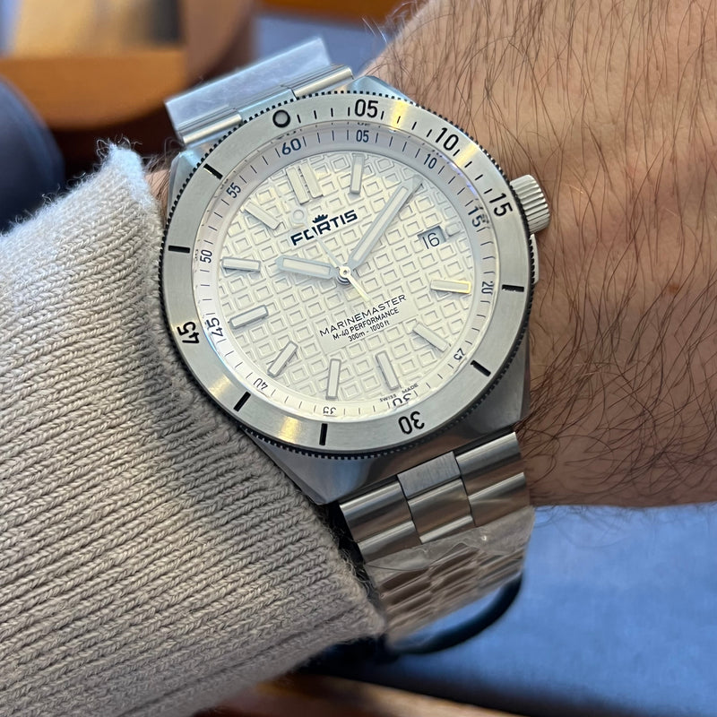 Fortis Marinemaster M-40 Performance White Dial F812.0010