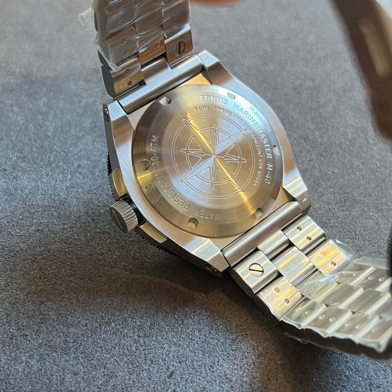 Fortis Marinemaster M-40 Performance White Dial F812.0010