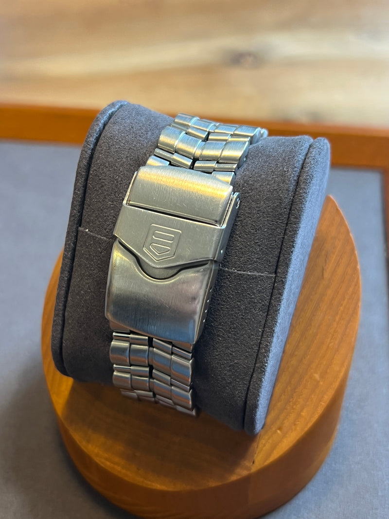 TAG Heuer 6000 Series Professional Quartz Date WH1115-K1