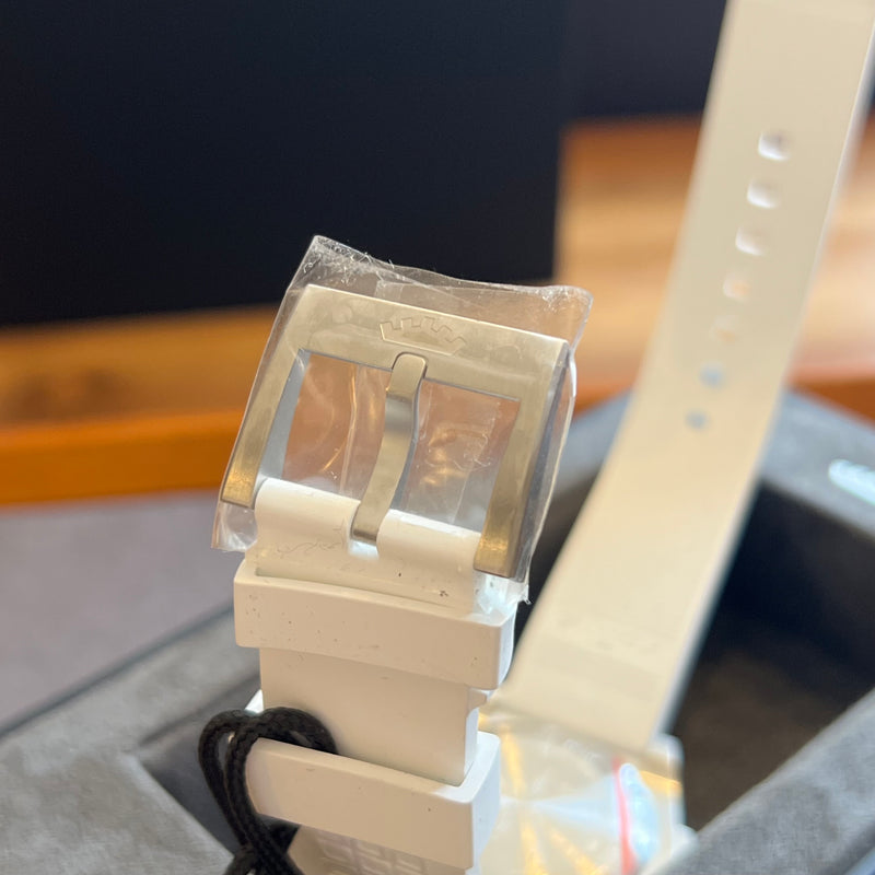 Fortis Marinemaster M-40 White Dial Full Set F812.0009