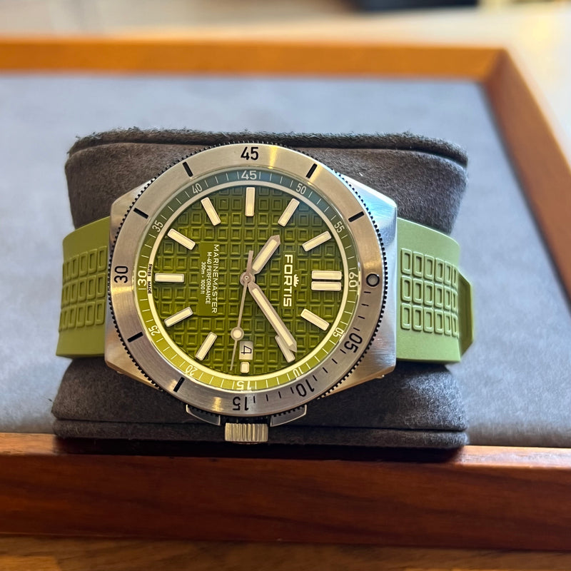 Fortis Marinemaster M-40 Automatic Date Green F8120007