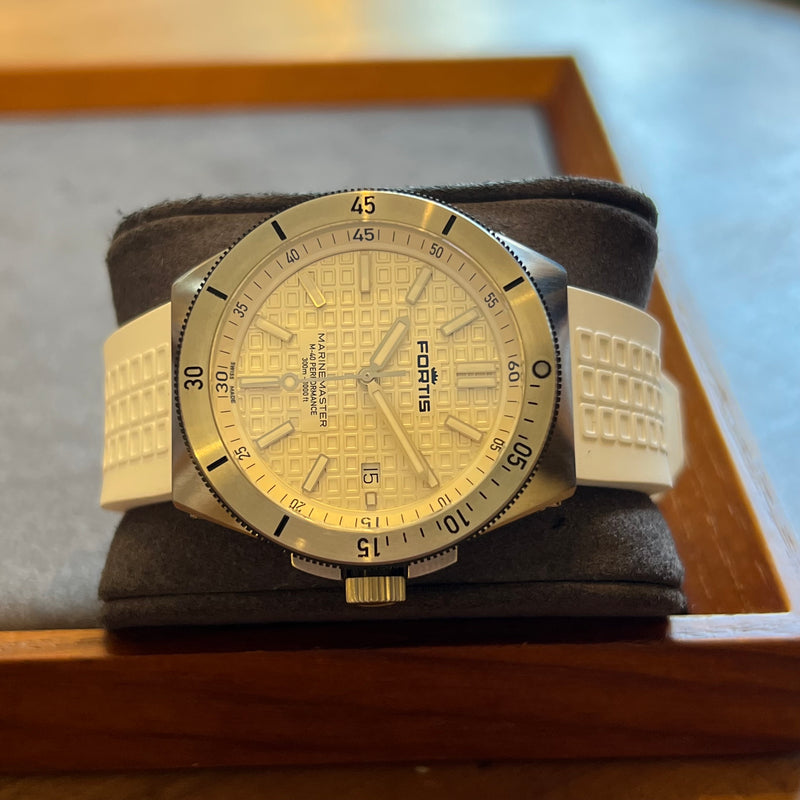 Fortis Marinemaster M-40 White Strap F812.0009