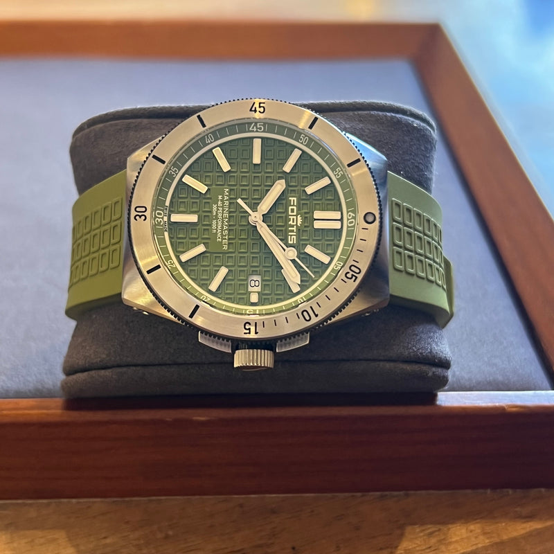 Fortis Marinemaster M-40 Automatic Date F8120007