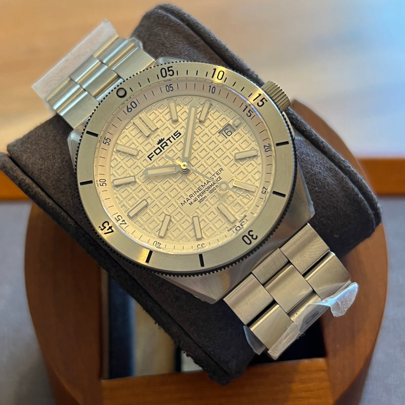 Fortis Marinemaster M-40 Performance White Dial F812.0010