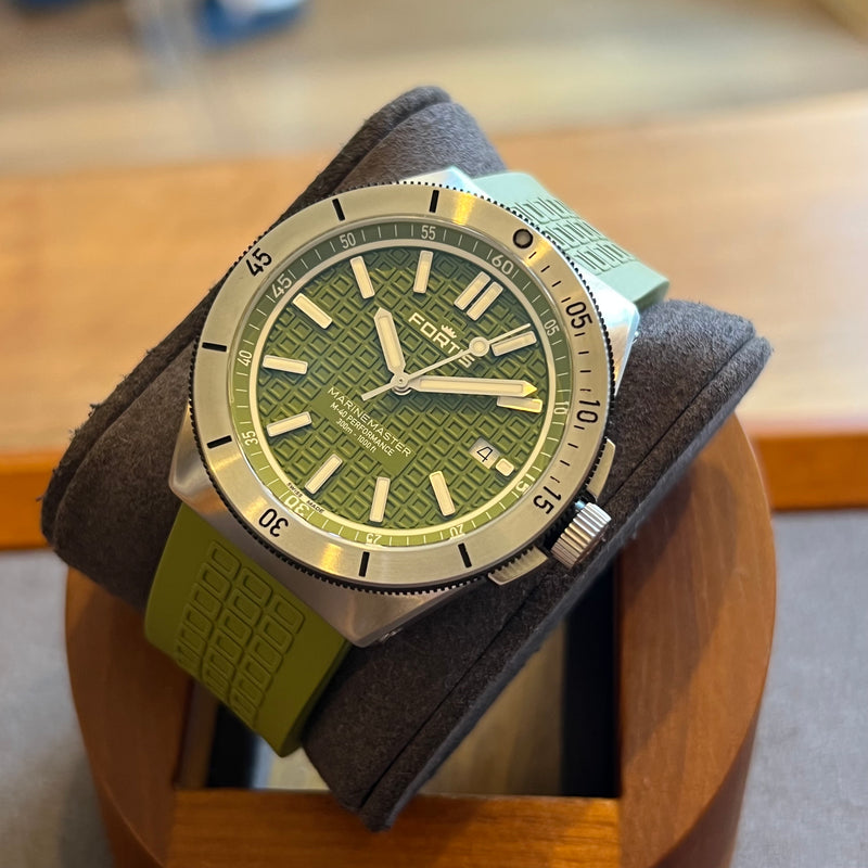 Fortis Marinemaster M-40 Automatic Date Green F8120007