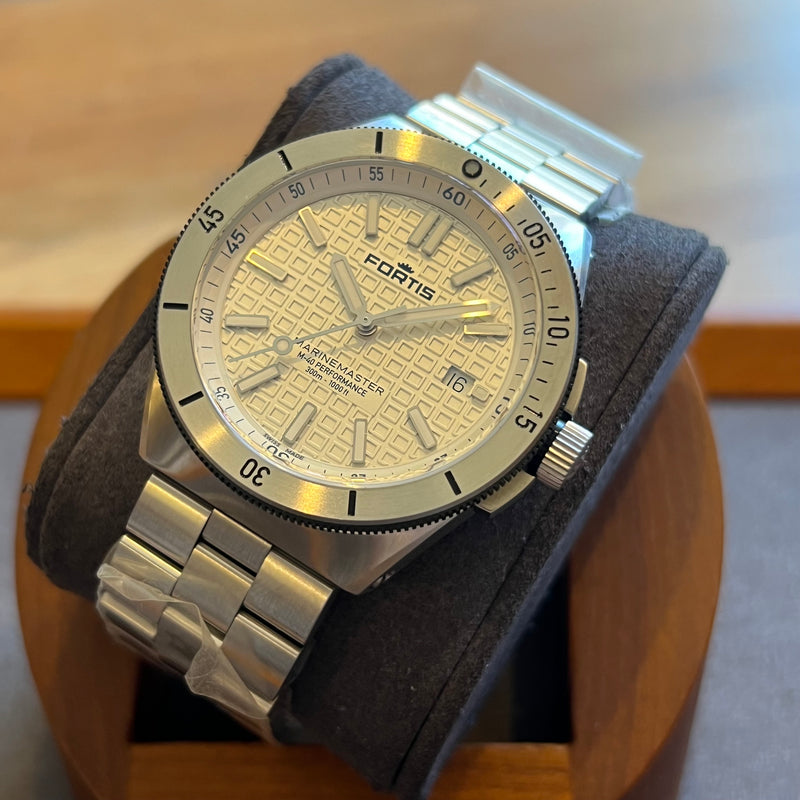 Fortis Marinemaster M-40 Performance White Dial F812.0010