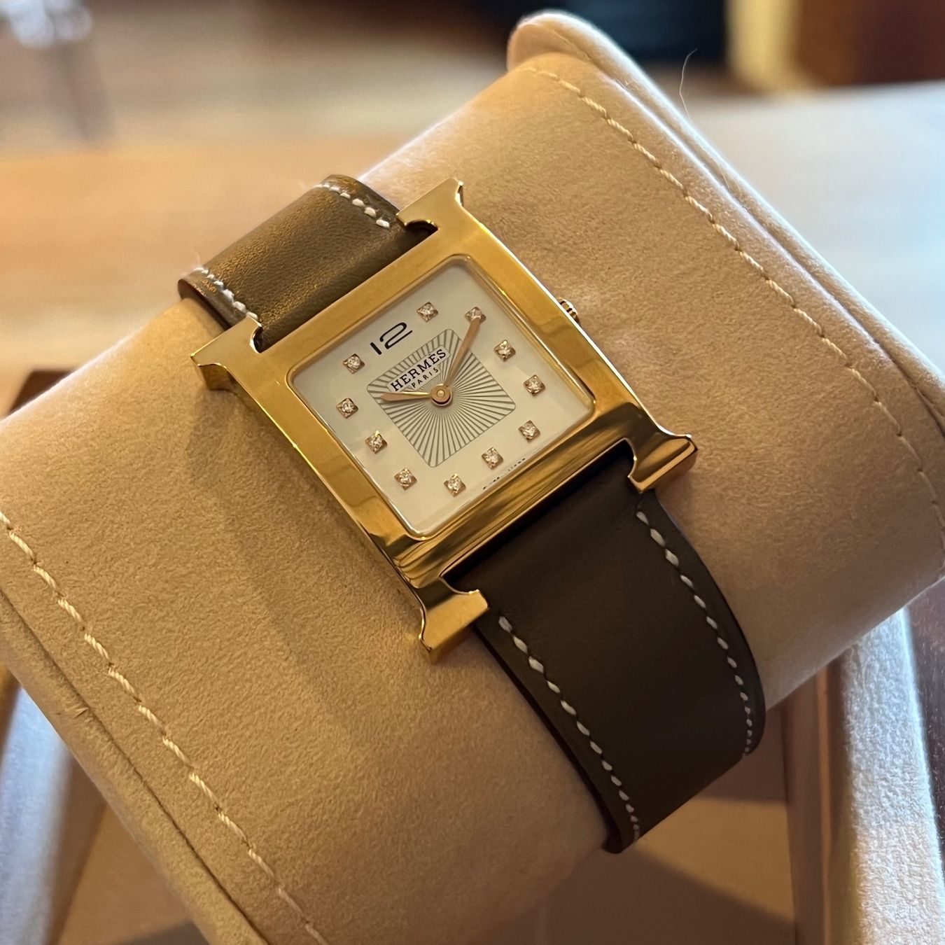 Hermès H Watch Shell & Diamonds Full Set 06-2022 HH1.502