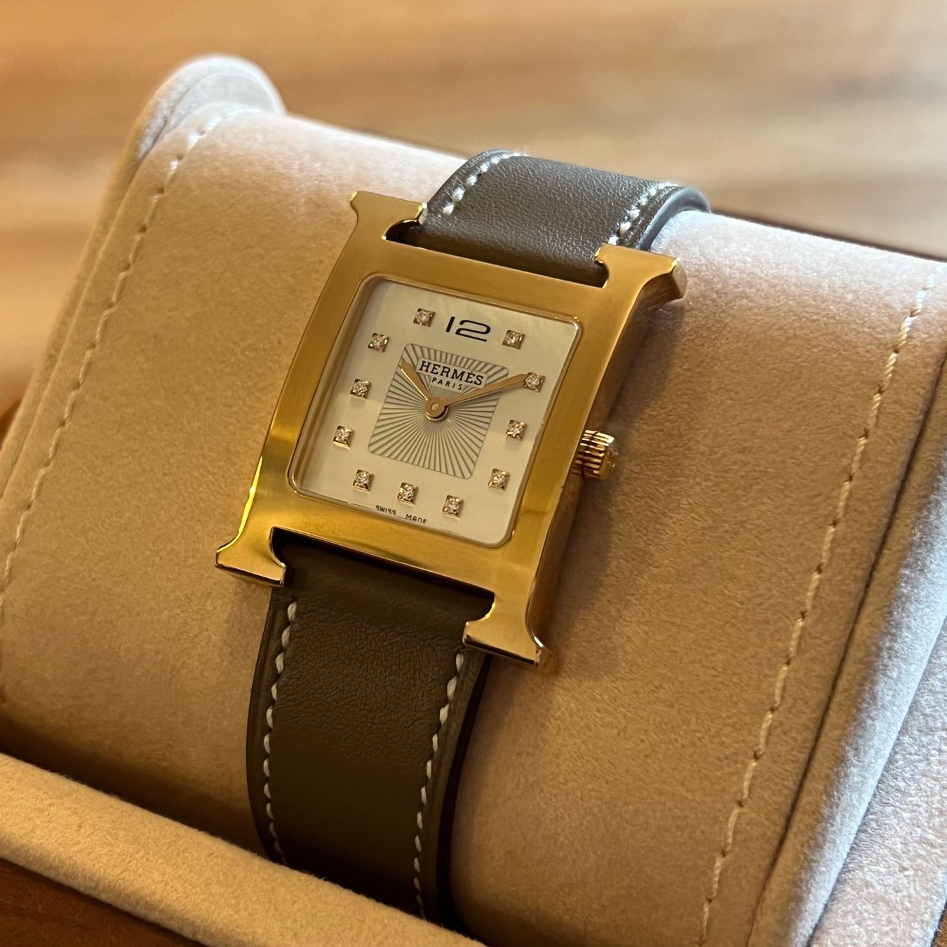 Hermès H Watch Shell & Diamonds Full Set 06-2022 HH1.502