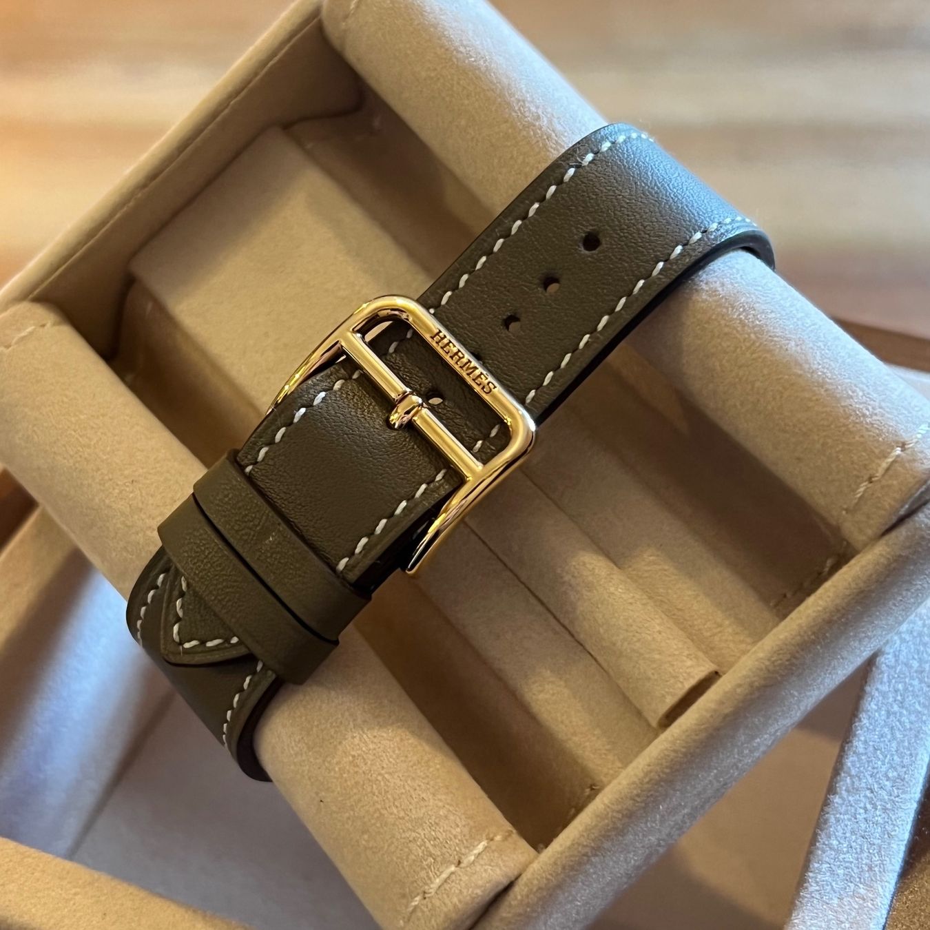 Hermès H Watch Shell & Diamonds Full Set 06-2022 HH1.502