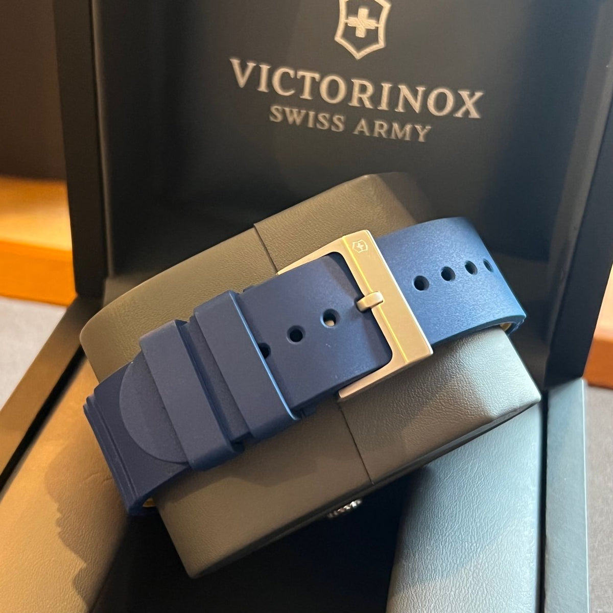 Victorinox Journey 1884 Full Set 04-2023 241980.1